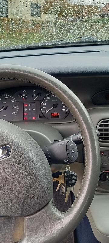 Gebraucht Renault Scénic 106 PS (77 kW) 2001 Blau Van / Kleinbus