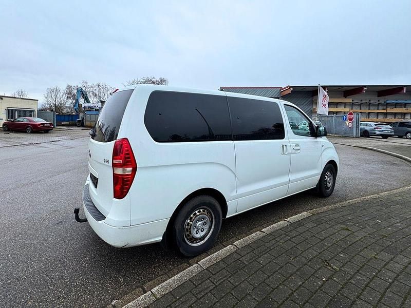 Gebraucht Hyundai H-1 Classic 110 PS (80 kW) 2011 Weiß Van / Kleinbus