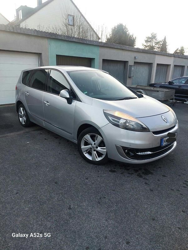 Silber Gebraucht 2012 Renault Grand Scénic III Van / Kleinbus | 6.250 € (Fairer Preis) - Bild 1/4