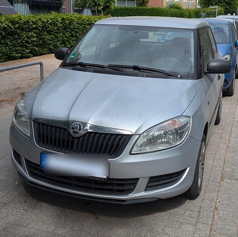 Silber Gebraucht 2013 Skoda Fabia Kleinwagen | 3.050 € (Fairer Preis) - Bild 1/1