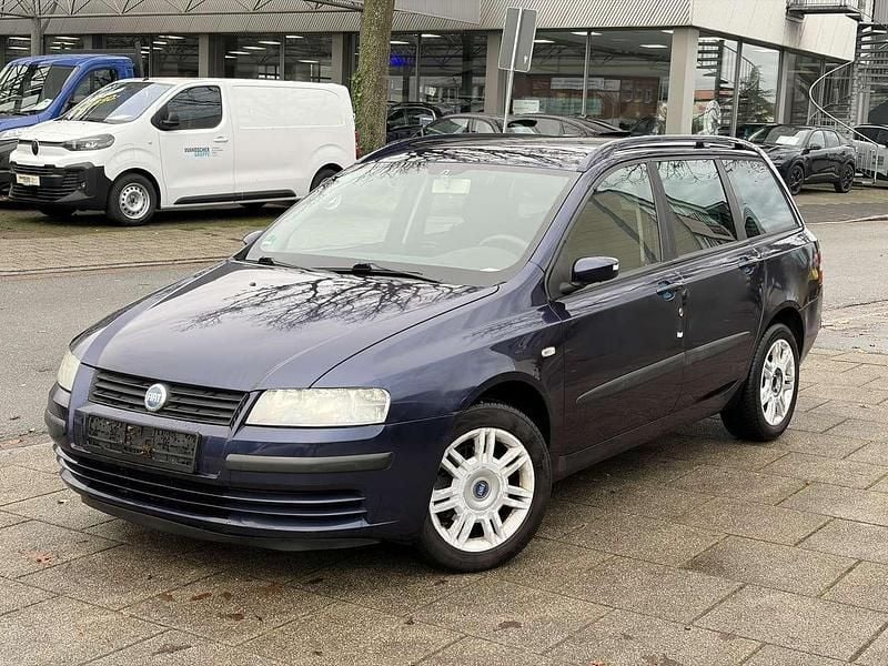 Gebraucht Fiat Stilo Dynamic 133 PS (97 kW) 2003 Navy blau met. Kombi