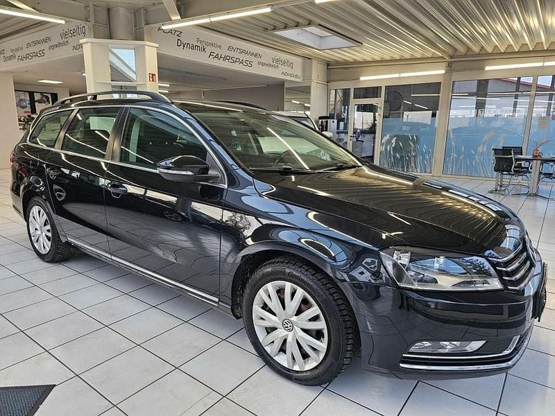 Schwarz Gebraucht 2014 VW Passat Comfortline Kombi | 6.490 € (Superpreis) - Bild 1/4