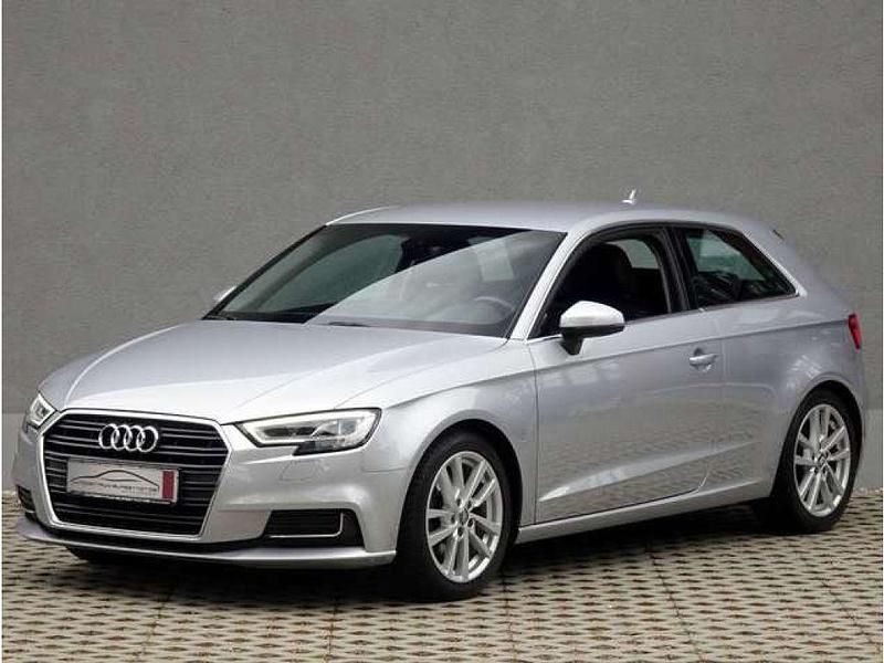Usata Audi A3 Design 116 CV (85 kW) 2017 Argento Berlina