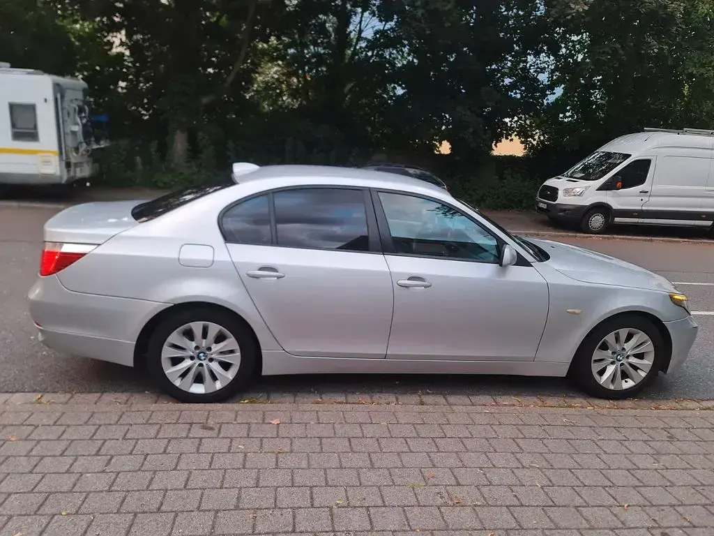 Gebraucht BMW 525 192 PS (141 kW) 2004 Silber Limousine
