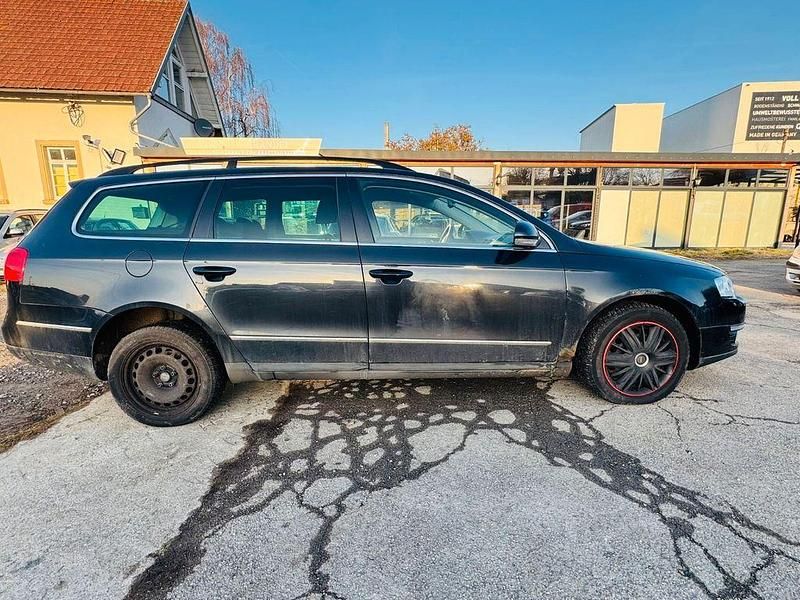 Schwarz Gebraucht 2007 VW Passat Comfortline Kombi | 2.200 € (Guter Preis) - Bild 1/4
