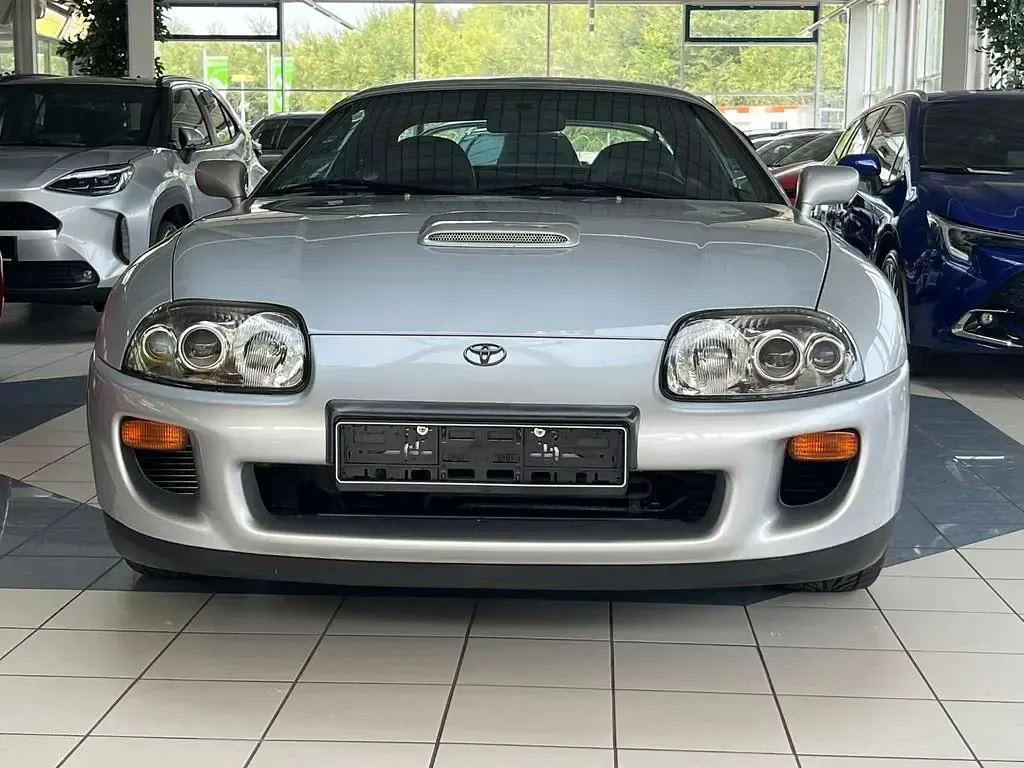 Second-hand Toyota Supra 330 CP (242 kW) 1994 Argintiu Coupe