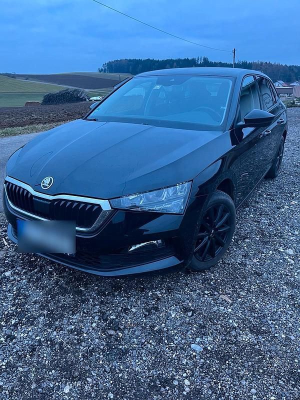 Schwarz Gebraucht 2019 Skoda Scala Kleinwagen | 17.000 € - Bild 1/4