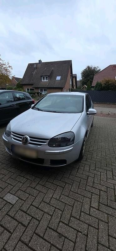 Silber Gebraucht 2005 VW Golf V Coupé | 600 € (Superpreis) - Bild 1/4