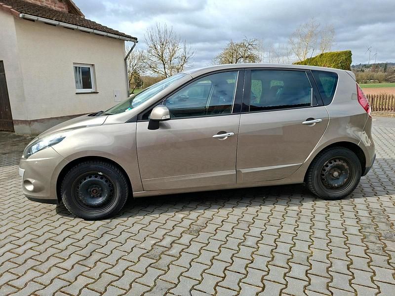 Gebraucht Renault Mégane III 106 PS (77 kW) 2010 Grau Kleinwagen