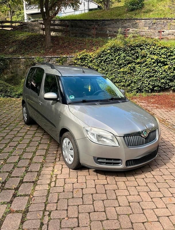 Grau Gebraucht 2010 Skoda Roomster Kombi | 4.200 € (Guter Preis) - Bild 1/4