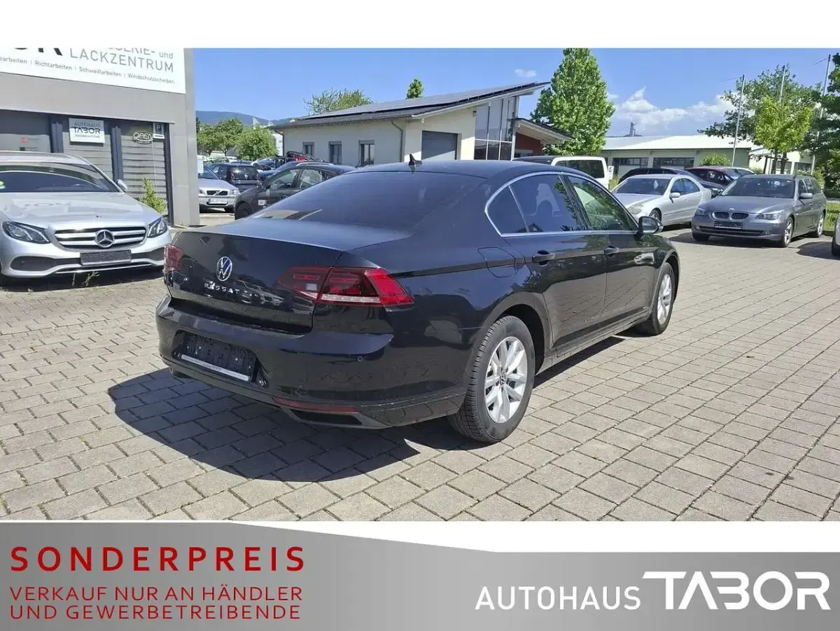 Gebraucht VW Passat 150 PS (110 kW) 2020 Deep black Limousine