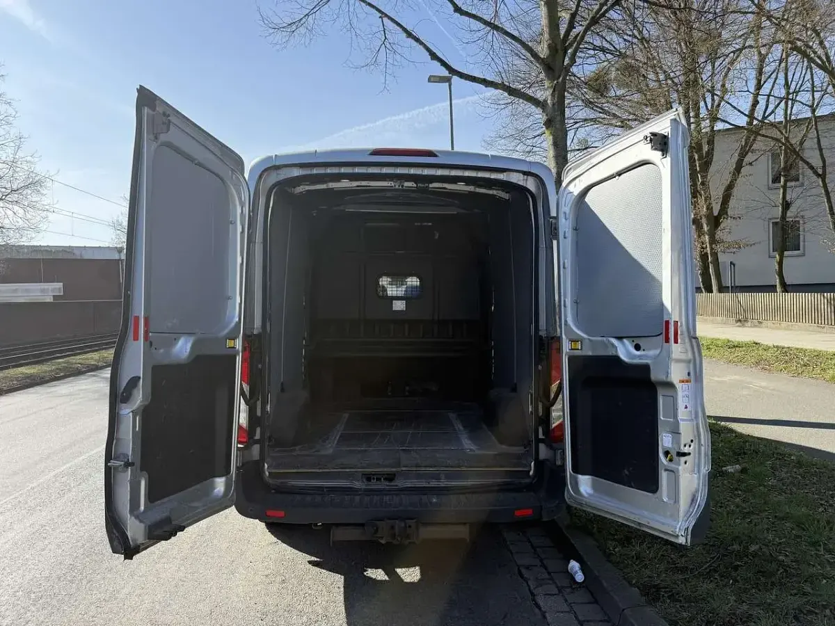Gebraucht Ford Transit 170 PS (125 kW) 2018 Silber Van