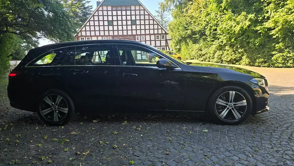Gebraucht Mercedes C200 204 PS (150 kW) 2023 Schwarz Limousine