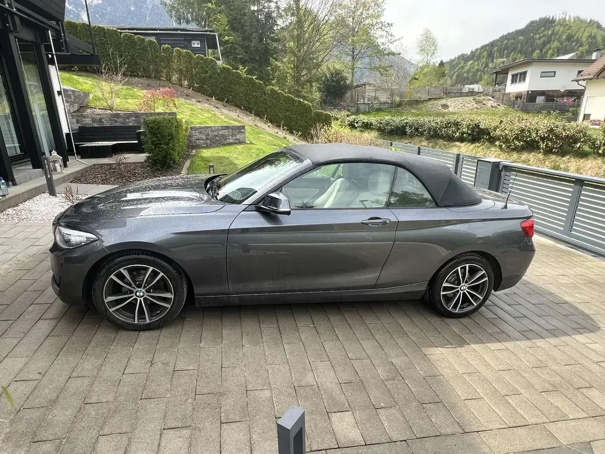 Gebraucht BMW 218 150 PS (110 kW) 2019 Grau Cabrio