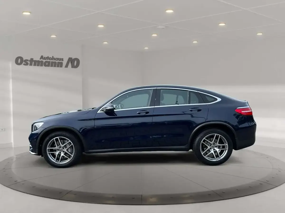 Gebraucht Mercedes GLC300 AMG line 245 PS (180 kW) 2019 Canvasitblaumetallic SUV