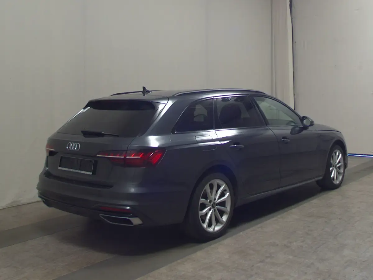 Gebraucht Audi A4 Advanced 150 PS (110 kW) 2024 Grau Kombi