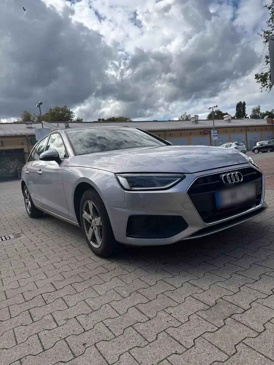 Gebraucht Audi A4 163 PS (119 kW) 2021 Silber Kombi