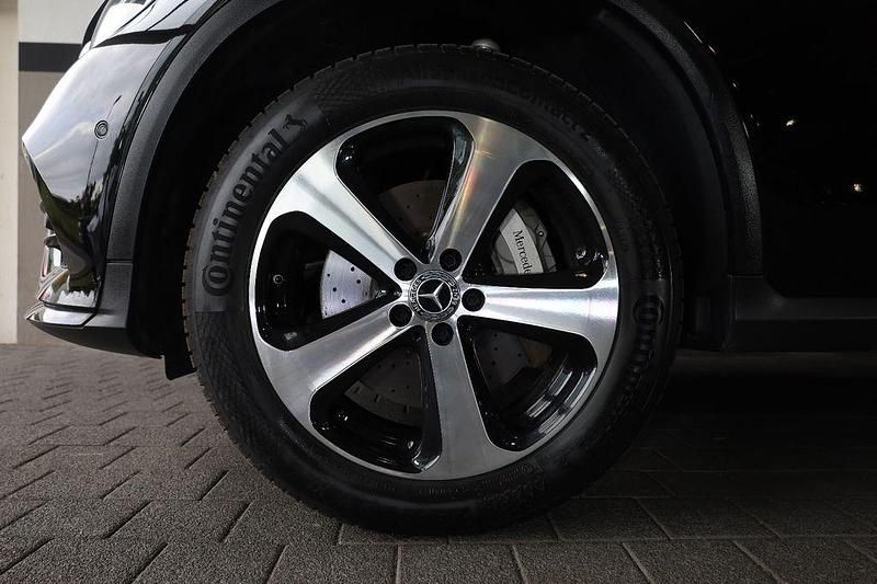 Gebraucht Mercedes GLC350 211 PS (155 kW) 2019 Schwarz SUV