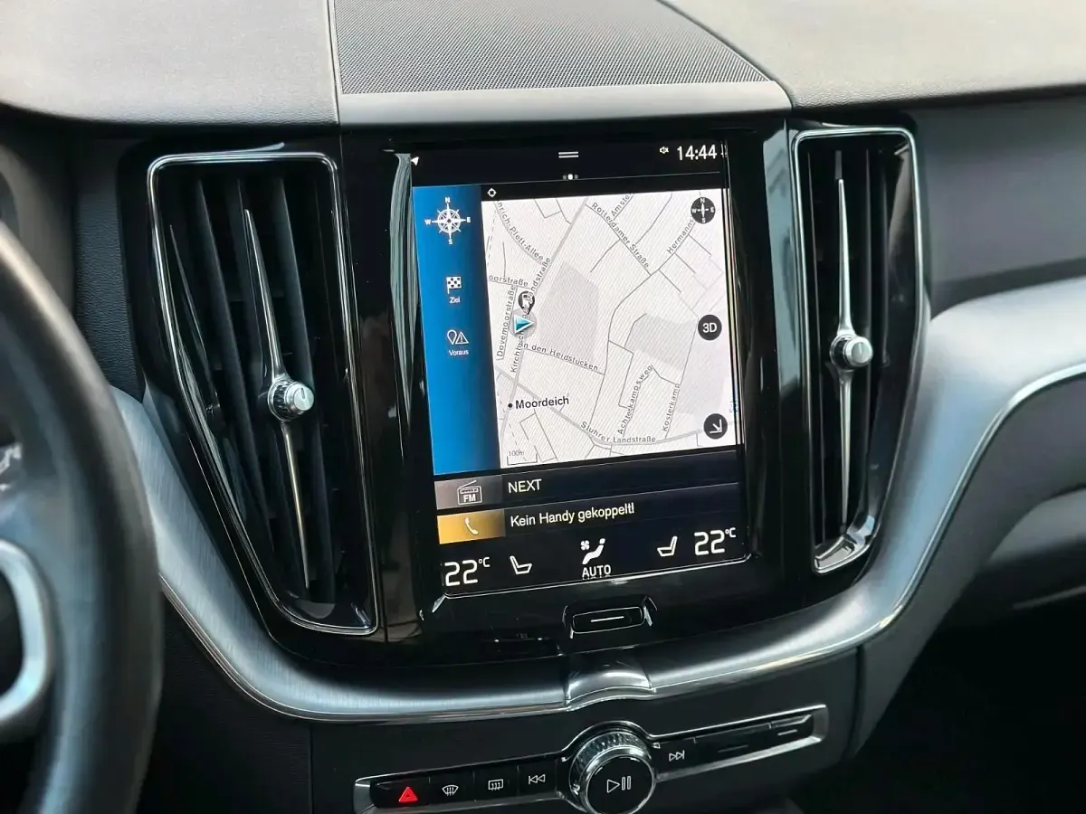Second-hand Volvo XC60 Momentum 235 CP (172 kW) 2018 Gri SUV