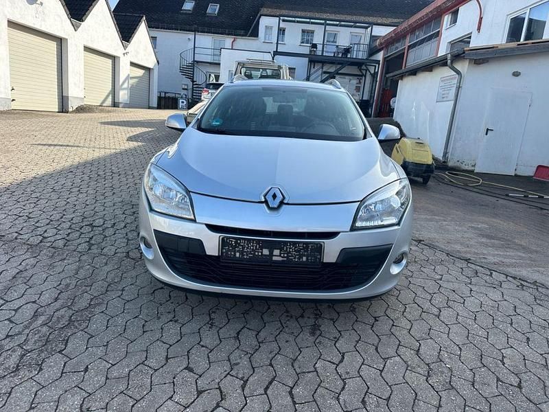 Gebraucht Renault Mégane III Dynamique 106 PS (77 kW) 2012 Grau Limousine