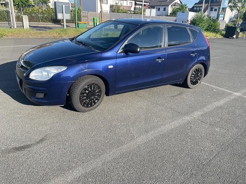 Blau Gebraucht 2007 Hyundai i30 Kleinwagen | 2.600 € (Fairer Preis) - Bild 1/4