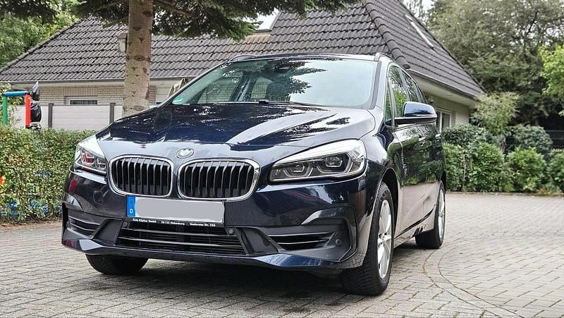 Blau Gebraucht 2019 BMW 216 Gran Tourer Van / Kleinbus | 16.500 € (Fairer Preis) - Bild 1/4