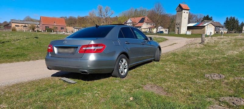 Second-hand Mercedes E250 204 CP (150 kW) 2012 Gri Berlinǎ