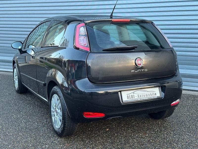 Gebraucht Fiat Punto Lounge 69 PS (50 kW) 2013 Schwarz Kleinwagen