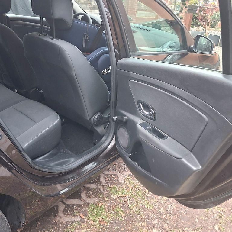 Gebraucht Renault Mégane III 116 PS (85 kW) 2016 Braun Limousine