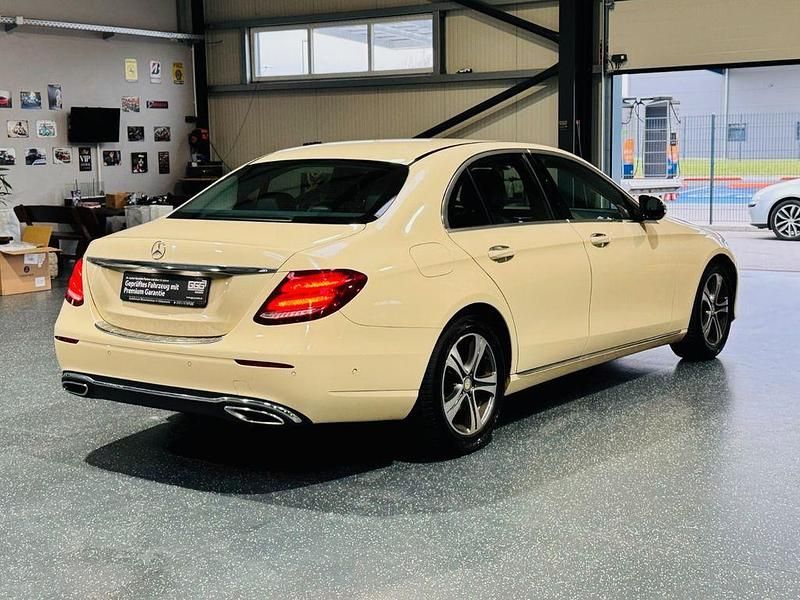 Gebraucht Mercedes E200 Avantgarde 150 PS (110 kW) 2018 Beige Limousine