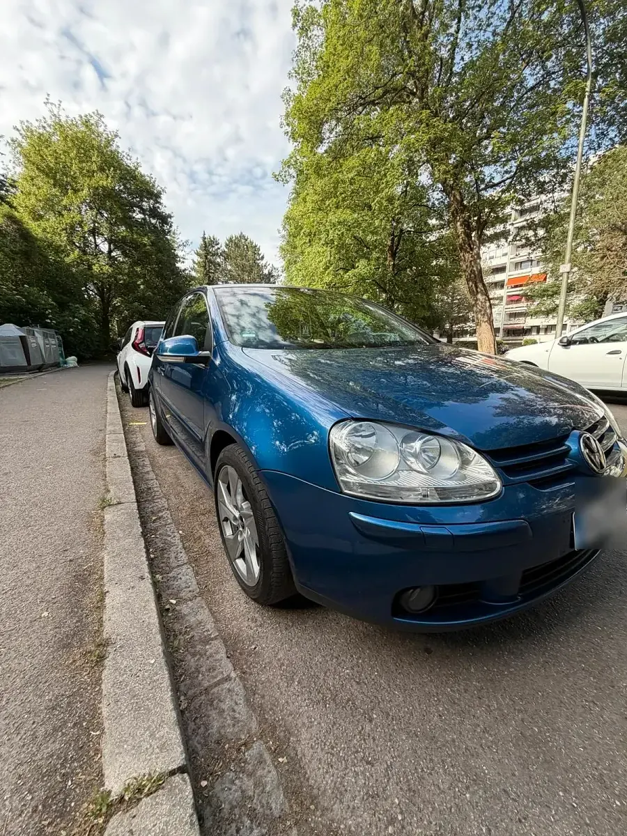 Gebraucht VW Golf V 140 PS (102 kW) 2006 Blau Kleinwagen