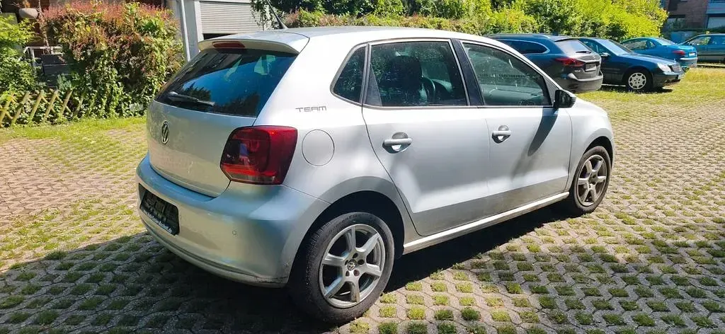 Gebraucht VW Polo Team 60 PS (44 kW) 2010 Silber Kleinwagen