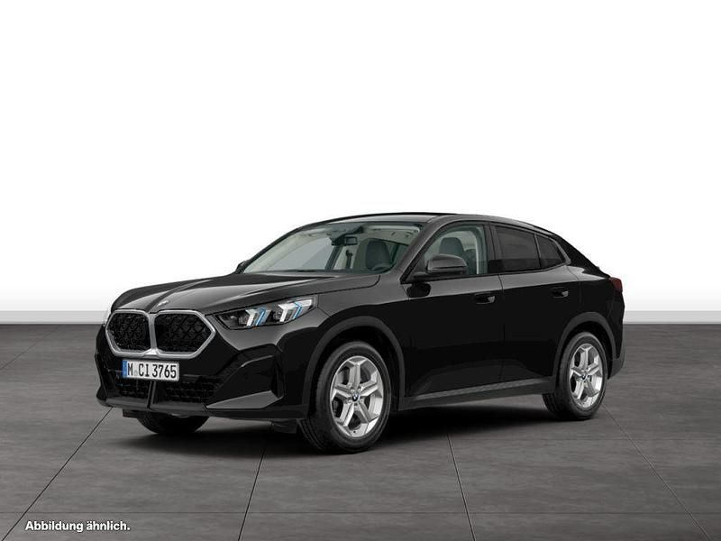 Black sapphire metallic Gebraucht 2025 BMW X2 Shadowline SUV | 41.034 € (Fairer Preis) - Bild 1/3