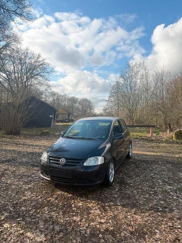 Gebraucht VW Fox 54 PS (39 kW) 2005 Schwarz Kleinwagen