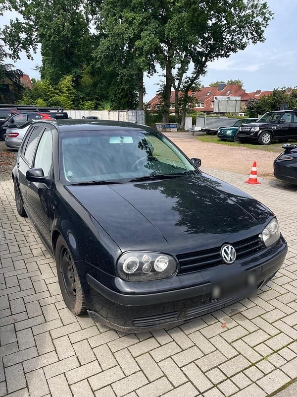 Schwarz Gebraucht 2002 VW Golf IV Kleinwagen | 850 € (Superpreis) - Bild 1/4