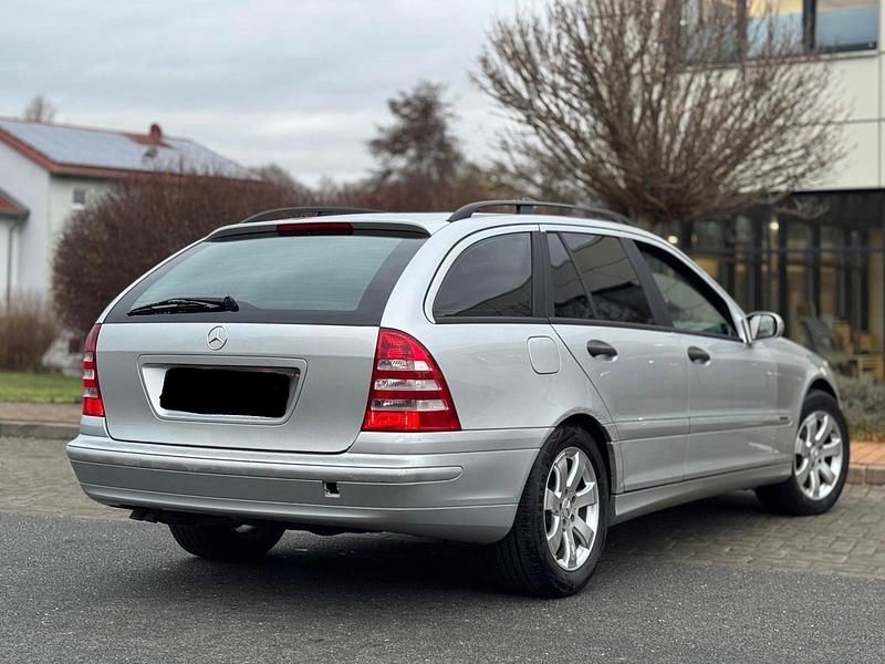 Gebraucht Mercedes C220 150 PS (110 kW) 2005 Silber Kombi