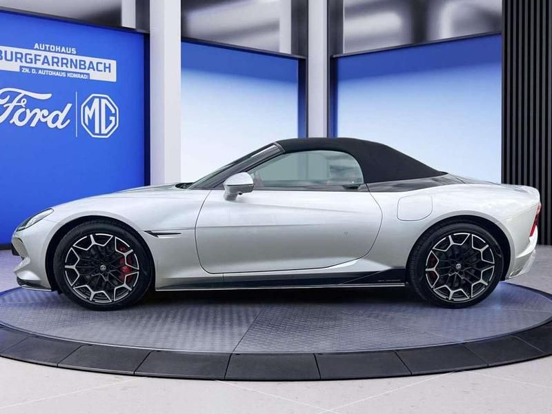 Gebraucht MG Cyberster 250 kW (340 PS) 2025 Medal silver Cabrio