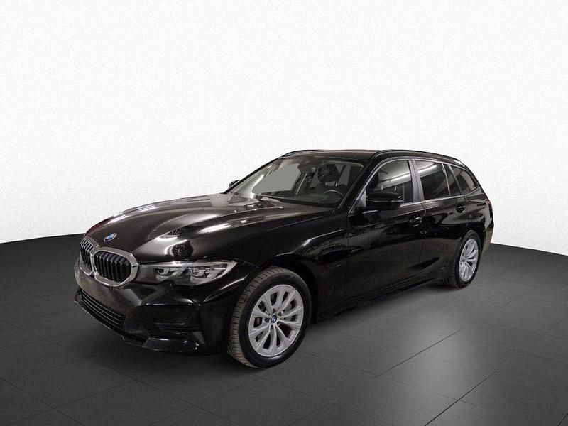 Gebraucht BMW 330e Advantage 292 PS (214 kW) 2020 Schwarz Kombi