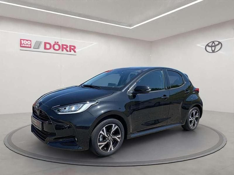 Neu Toyota Yaris Hybrid 116 PS (85 kW) 2025 Schwarz metallic Kleinwagen