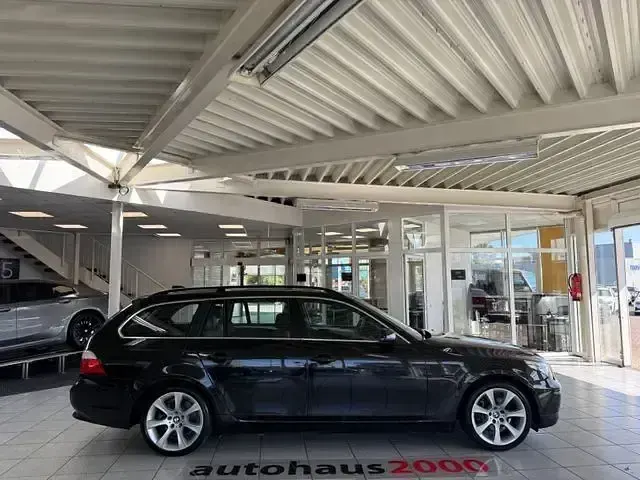 Gebraucht BMW 523 Exclusive 190 PS (139 kW) 2009 Schwarz Kombi