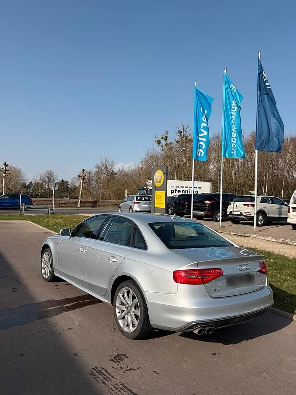 Gebraucht Audi A4 S-Line 150 PS (110 kW) 2014 Silber Limousine