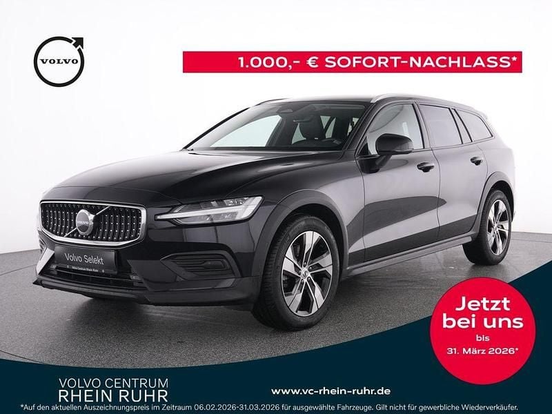 Gebraucht Volvo V60 CC Plus 197 PS (144 kW) 2023 Schwarz onyx black / metallic Kombi