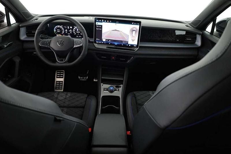 Neu VW Tayron R-line 204 PS (150 kW) 2025 Grenadillschwarz metallic SUV