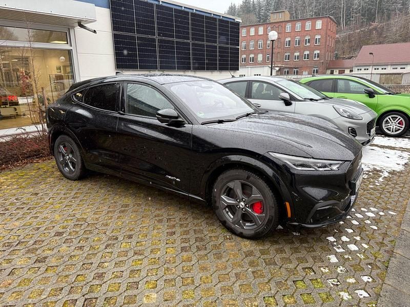 Schwarz Gebraucht 2021 Ford Mustang Mach-E SUV | 27.000 € (Fairer Preis) - Bild 1/4