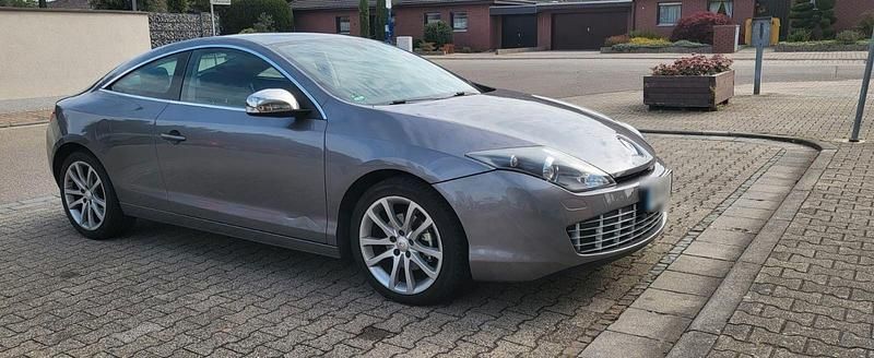 Gebraucht Renault Laguna Coupé Dynamique 150 PS (110 kW) 2009 Silber Coupé