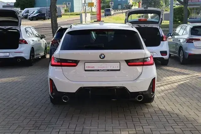 Gebraucht BMW 330 M Sport 245 PS (180 kW) 2023 Weiß Kombi