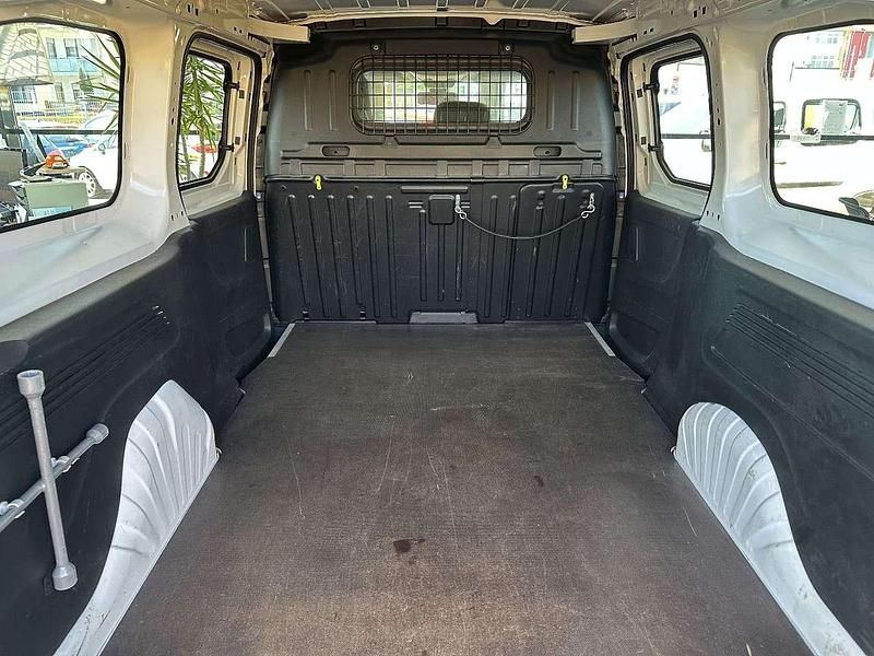 Gebraucht Opel Combo 102 PS (75 kW) 2021 Weiß Van / Kleinbus