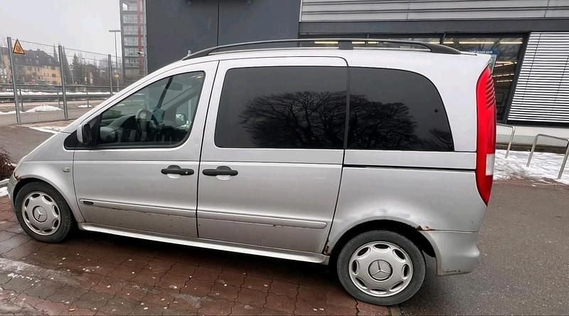 Grau Gebraucht 2002 Mercedes Vaneo Van / Kleinbus | 999 € (Guter Preis) - Bild 1/4