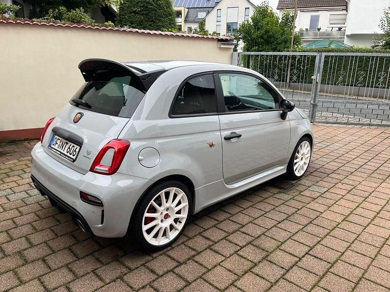 Gebraucht Abarth 695 179 PS (131 kW) 2022 Grau Kleinwagen