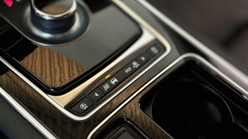 Gebraucht Jaguar XE Prestige 163 PS (119 kW) 2018 Schwarz Limousine